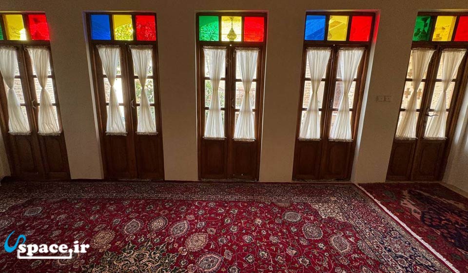 نمای داخلی اتاق شیراز اقامتگاه بوم گردی جانان - شیراز